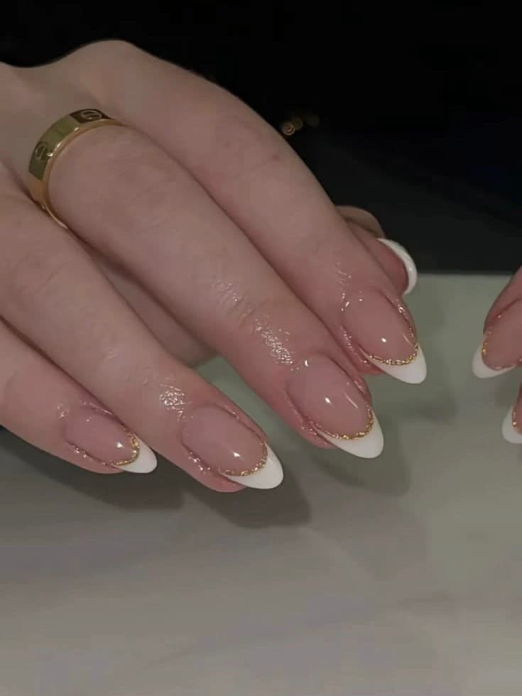 Bespoke custom press-on nails display